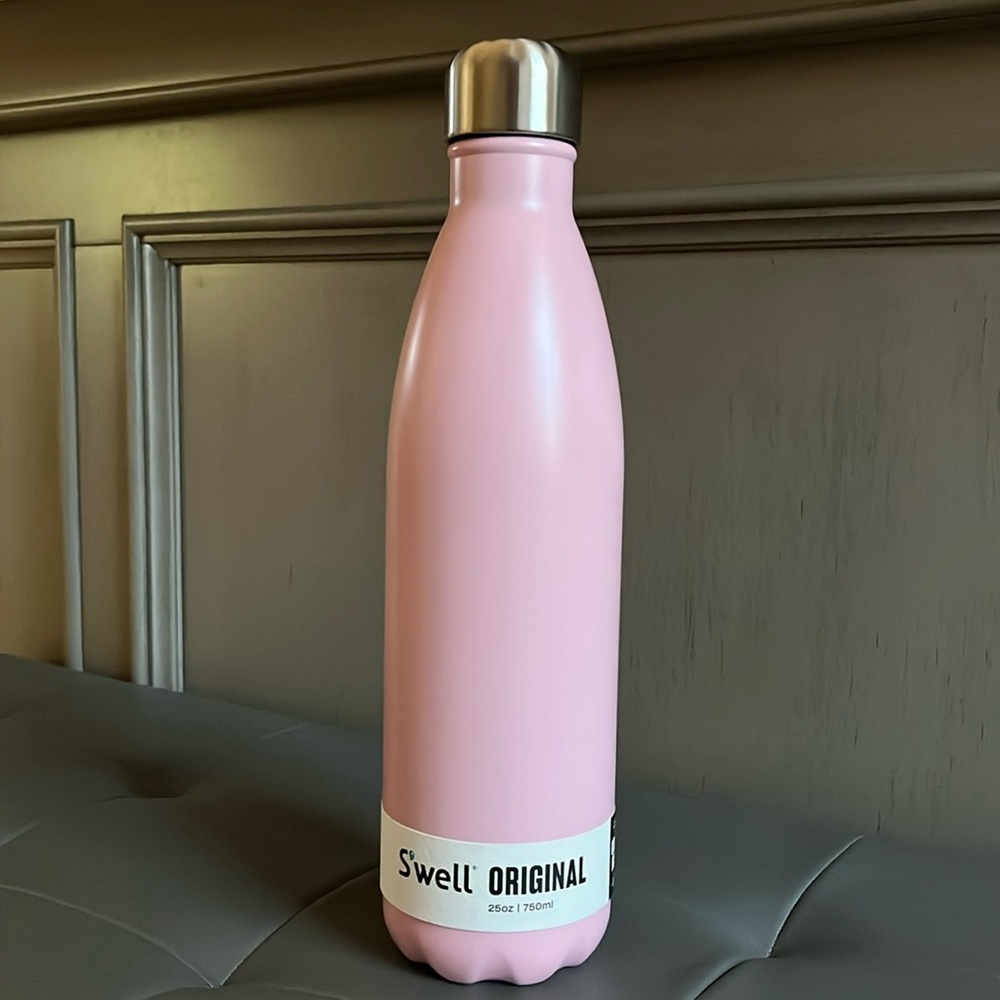 S'well Triple-Layered Vacuum-Insulated 25oz / 750ml Water Bottle Pink Hot & Cold